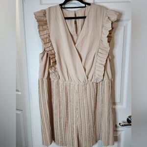 SHEIN CURVE+‎ NWT 26 6X Beige V-neck Romper